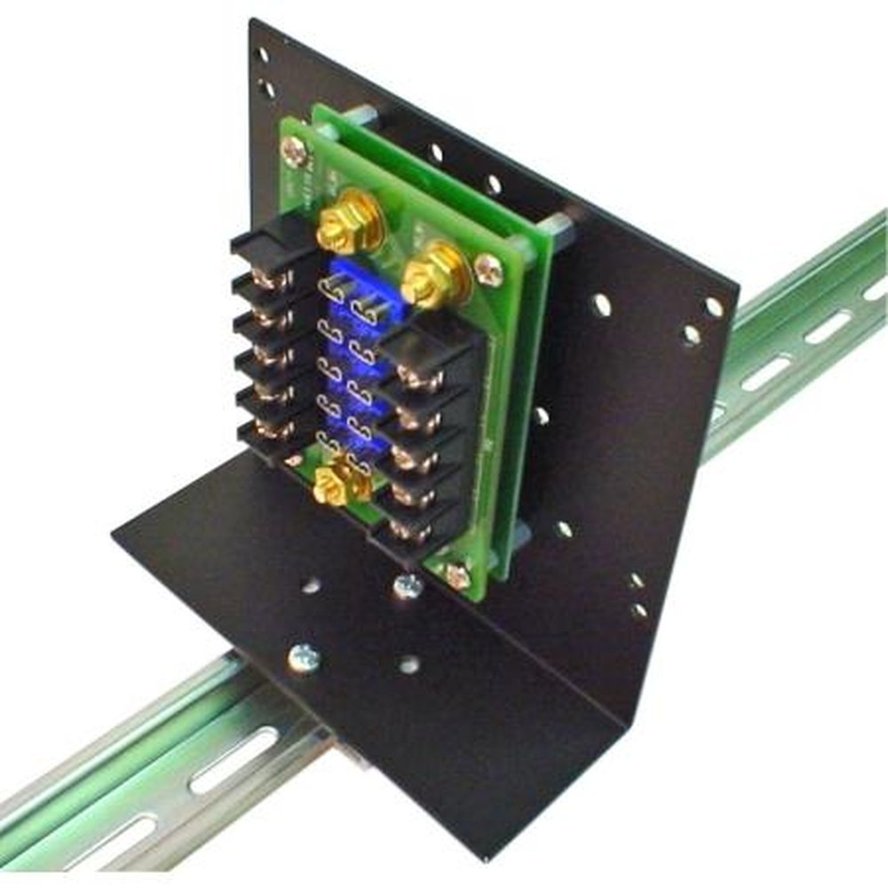 DURACOMM DIN-5-75 Five Fuse Distribution Block One Input, Five Outputs.Uses ATC Type Automotive Fuses (not Included).Max 20 Amp per Position.75 Amp