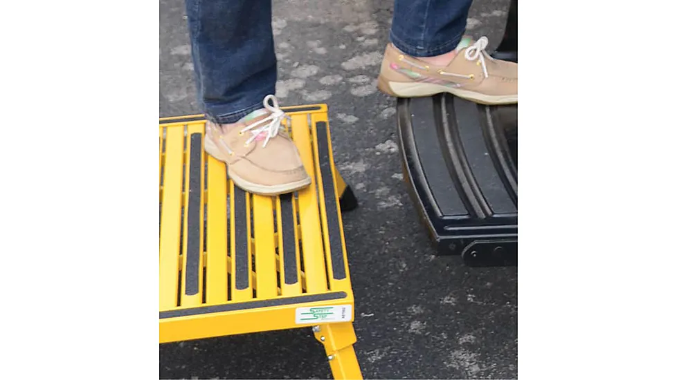 Safety Step F-102705 Replacement Safety Strip Set For 15in x 19" Deck