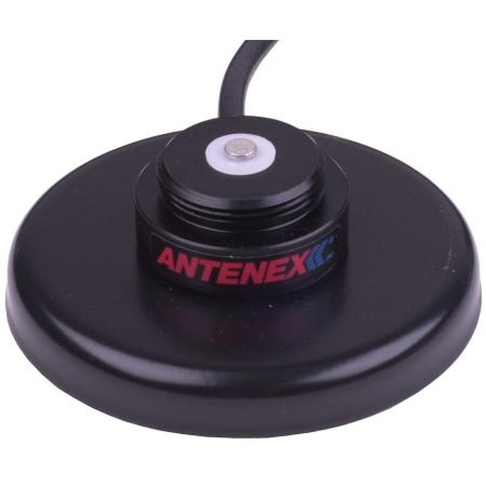 TE GB8U Motorola Style Black Magnetic Mount Only.Includes 12' RG58/U Solid Center Cable.Order Connector Separately